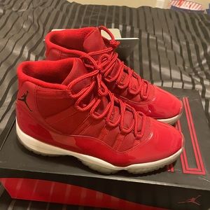 Jordan retro 11 gym red